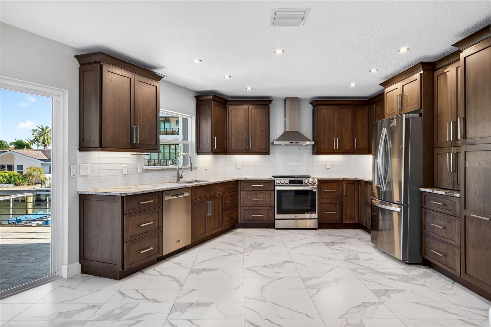 A4675541 Property Photo