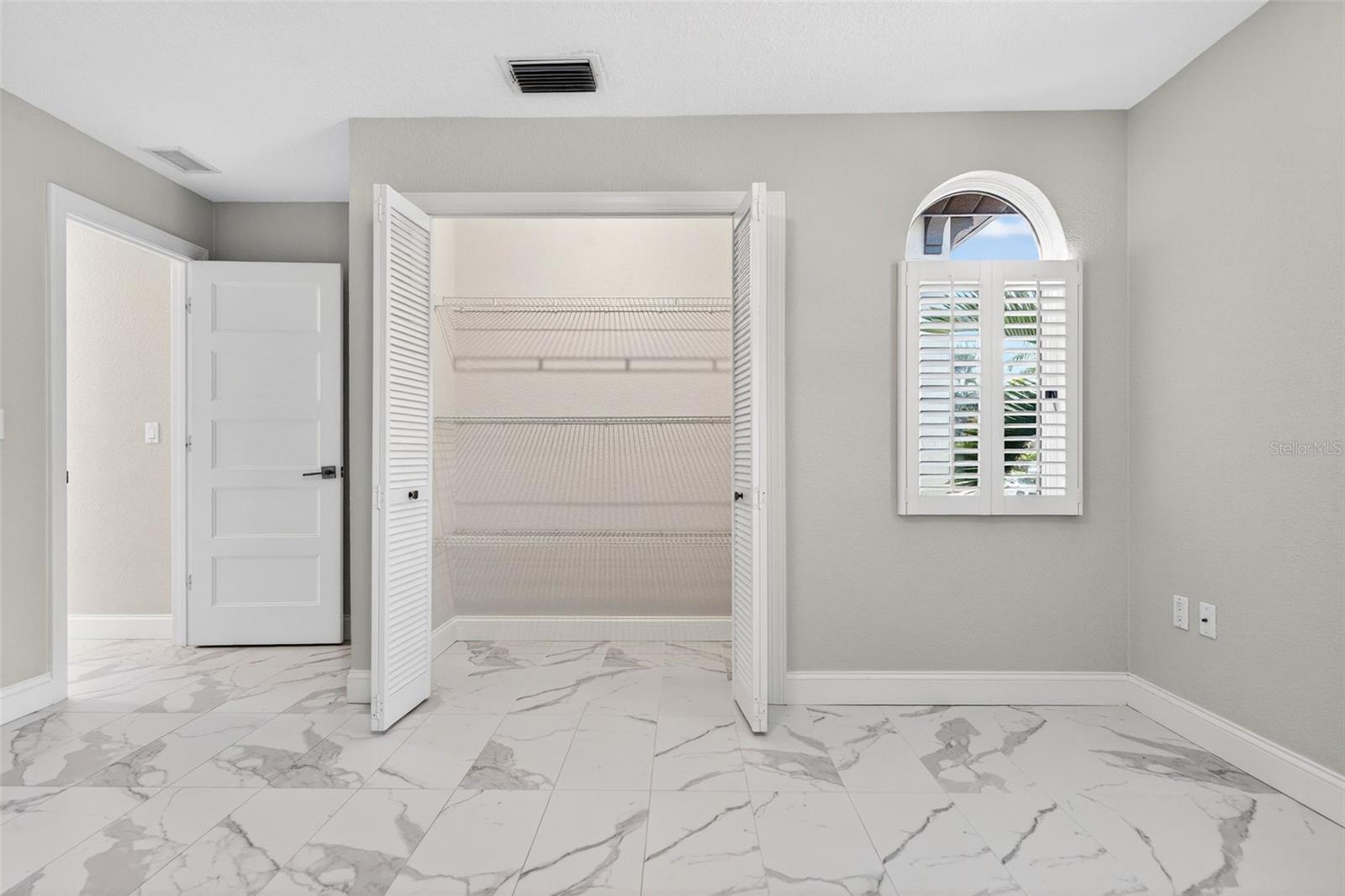 A4675541 Property Photo