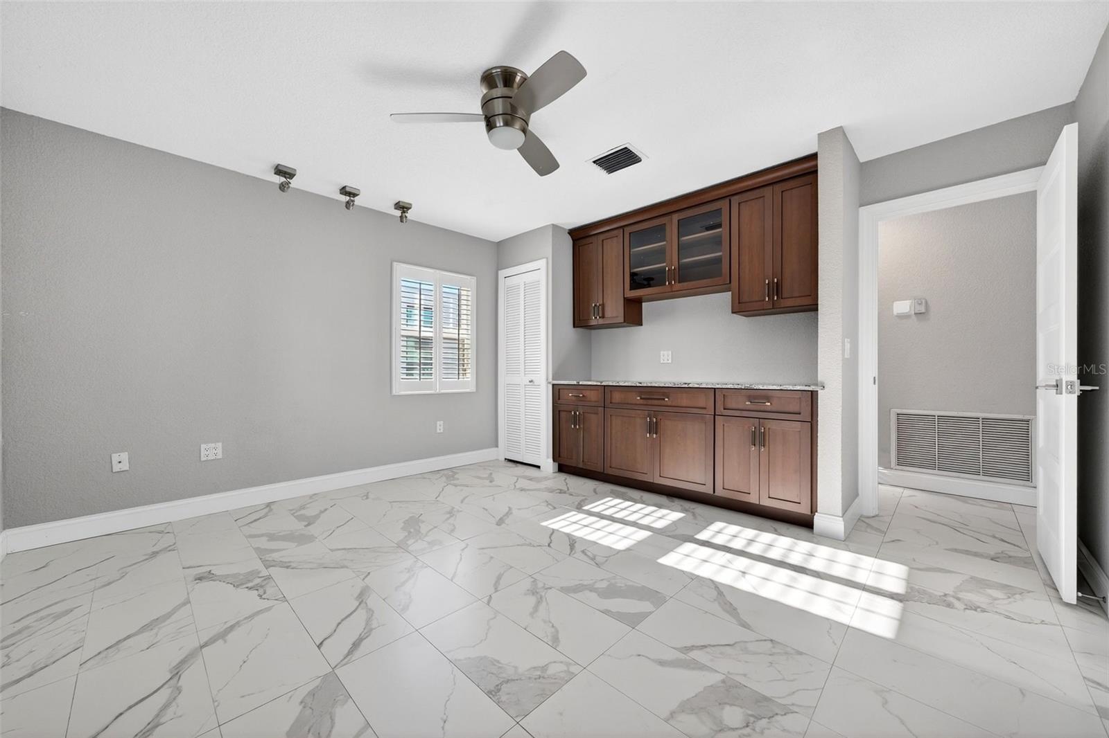 A4675541 Property Photo