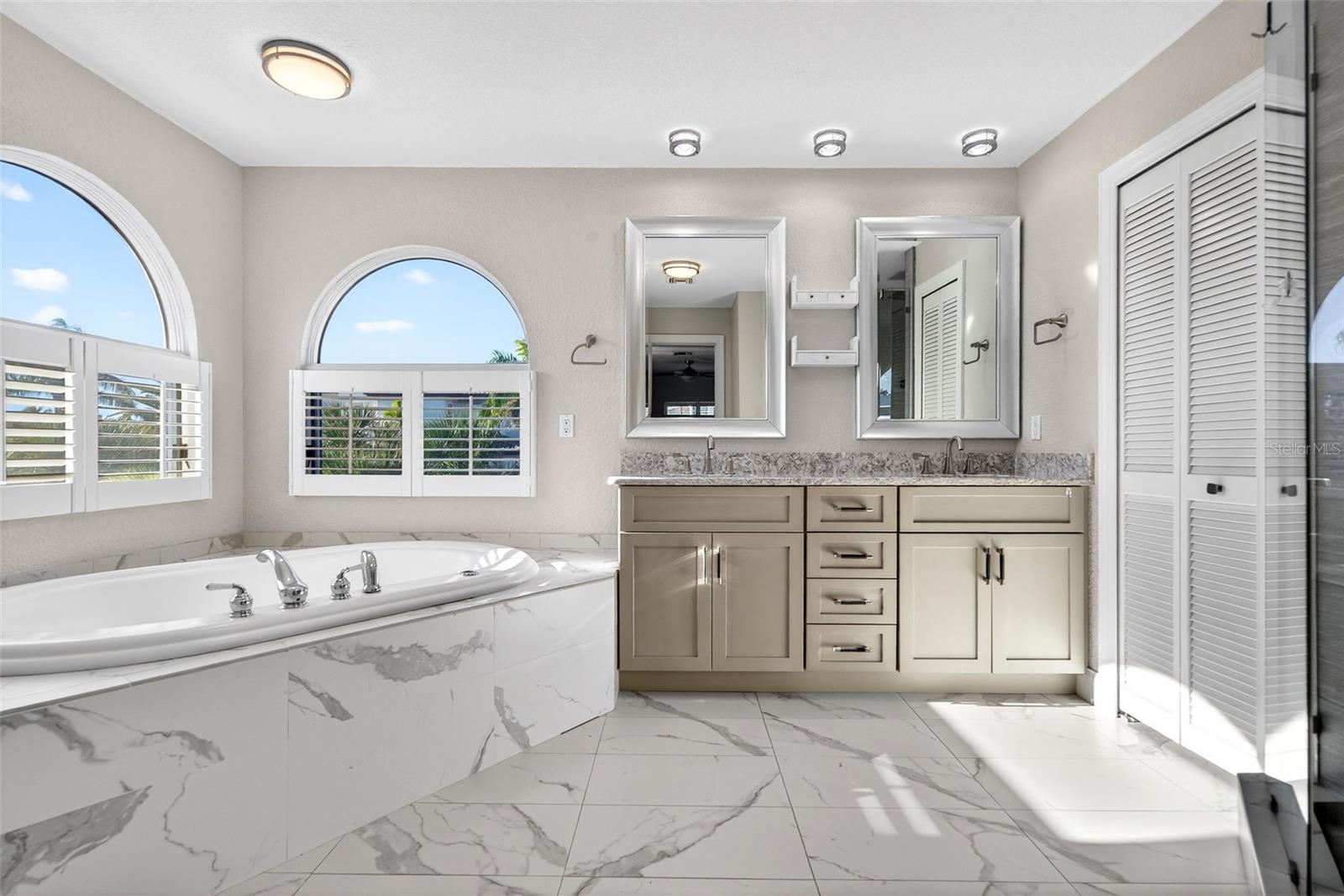 A4675541 Property Photo