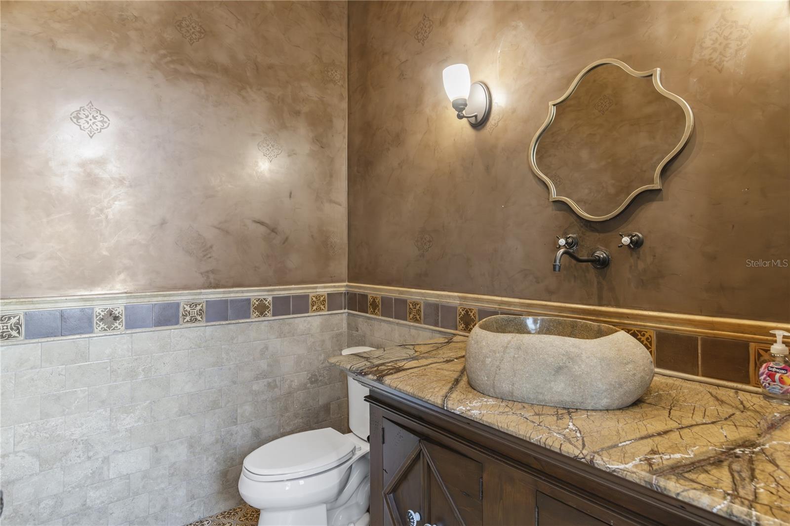 O6367935 Property Photo