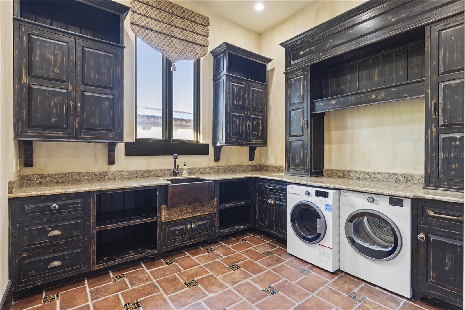 O6367935 Property Photo