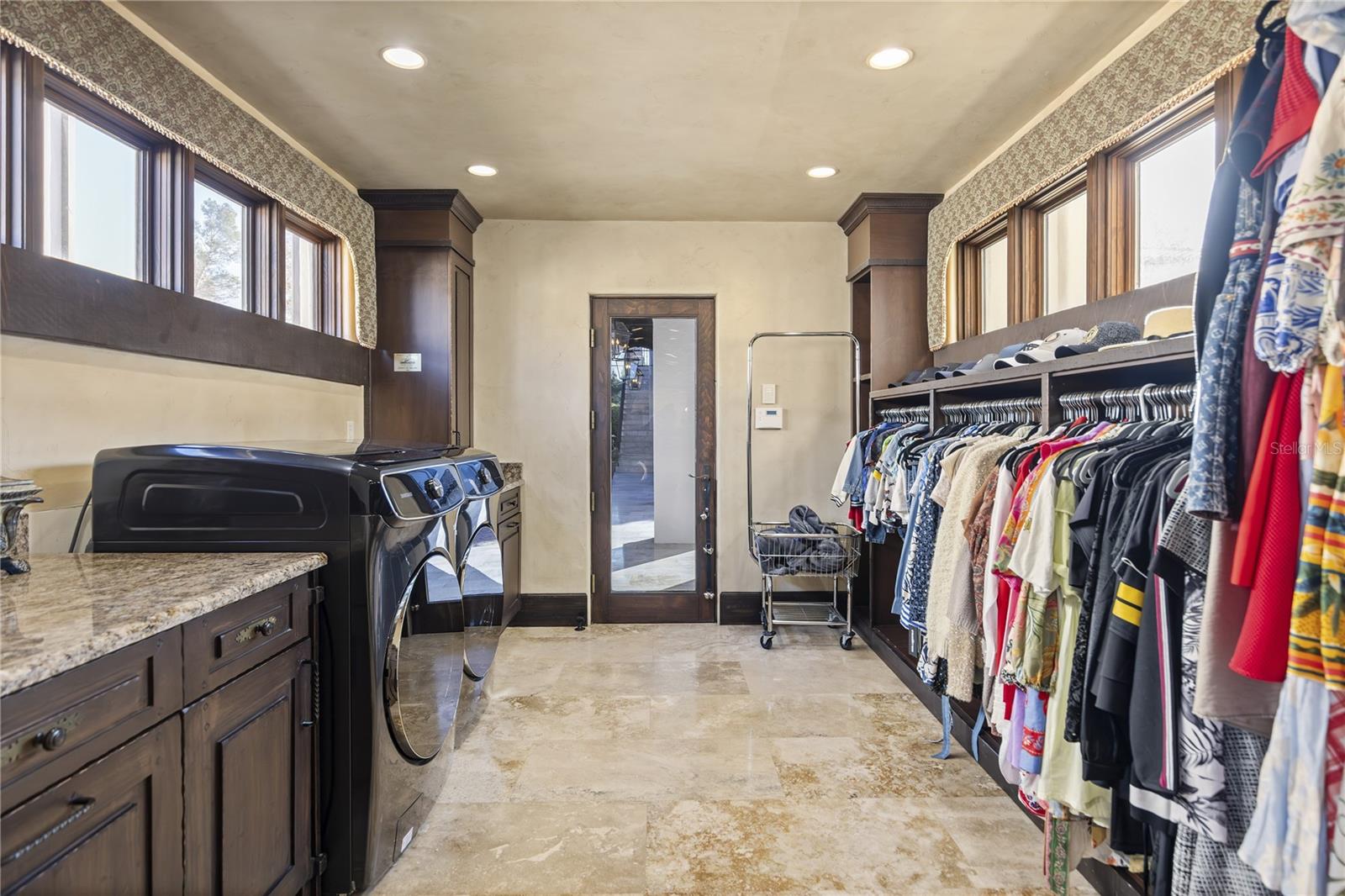 O6367935 Property Photo