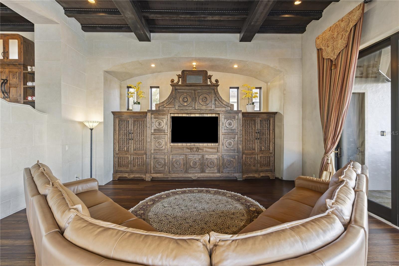 O6367935 Property Photo