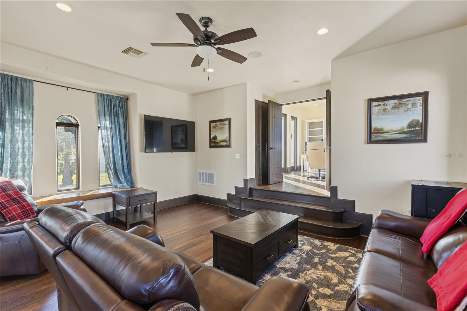 O6367935 Property Photo