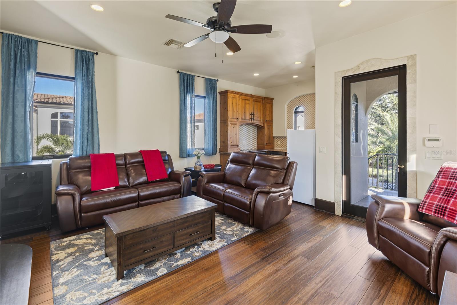 O6367935 Property Photo