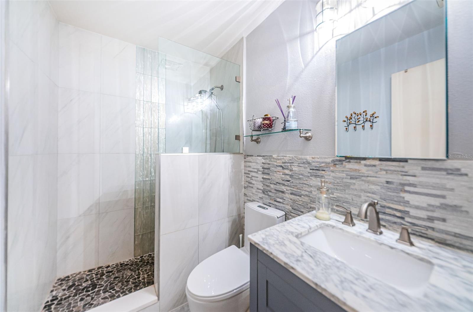 TB8457153 Property Photo