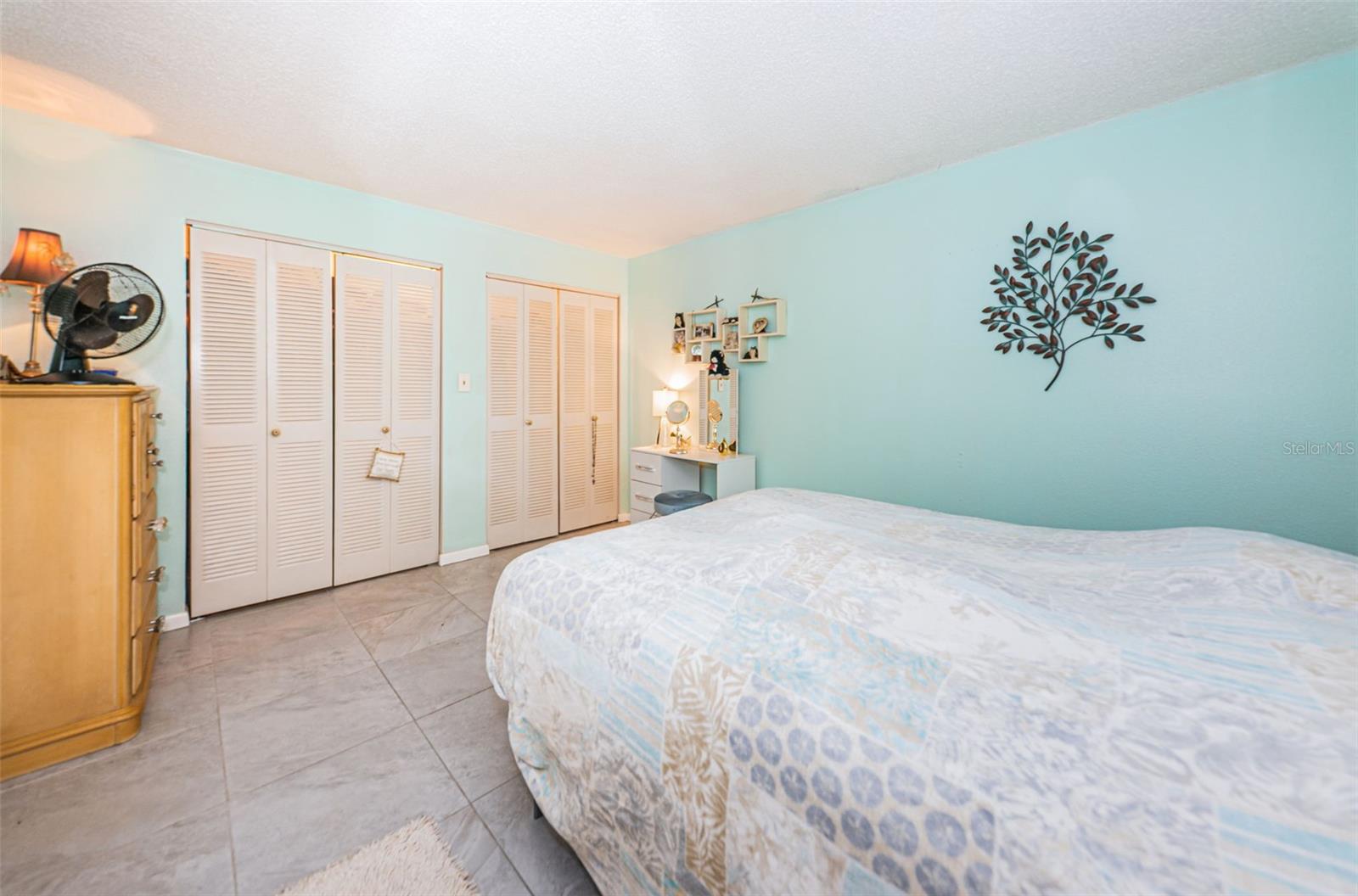 TB8457153 Property Photo