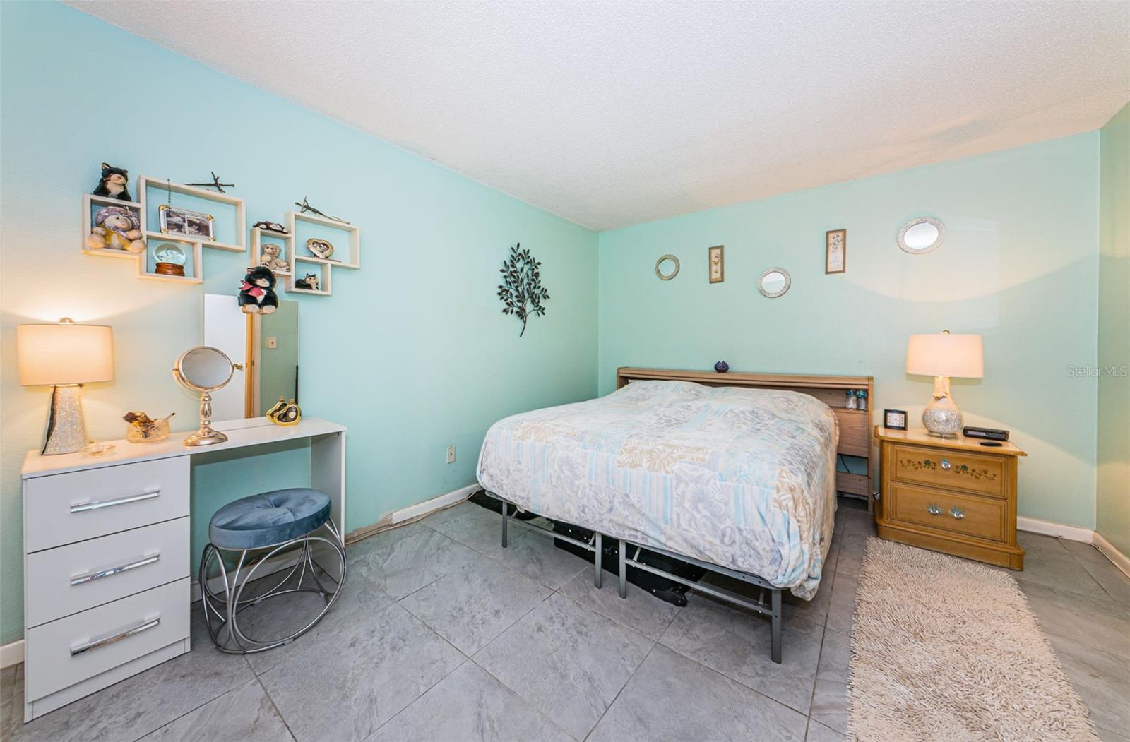 TB8457153 Property Photo