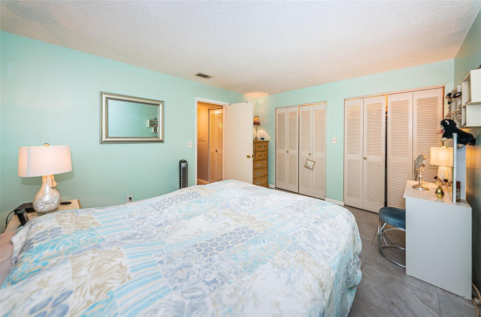 TB8457153 Property Photo