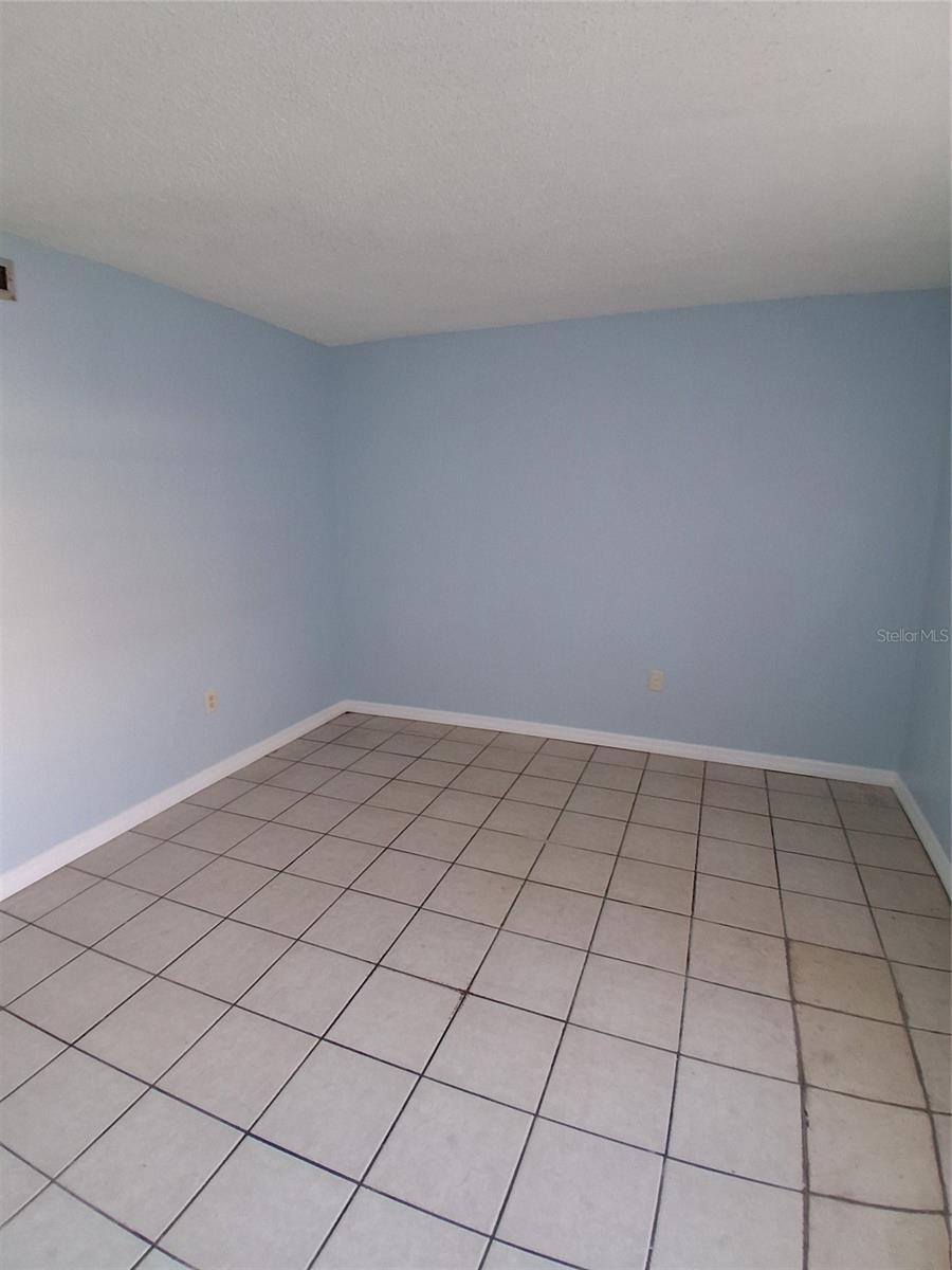 TB8457156 Property Photo