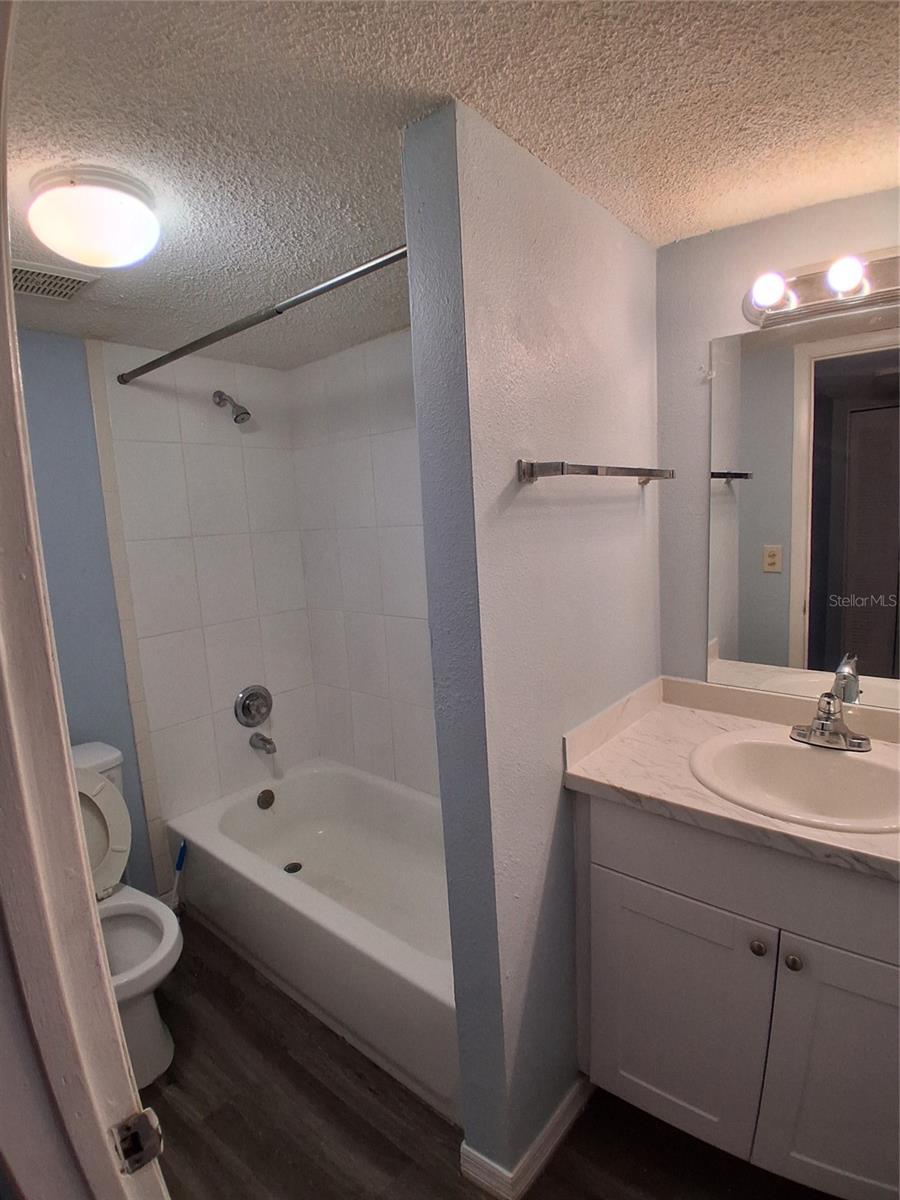 TB8457156 Property Photo