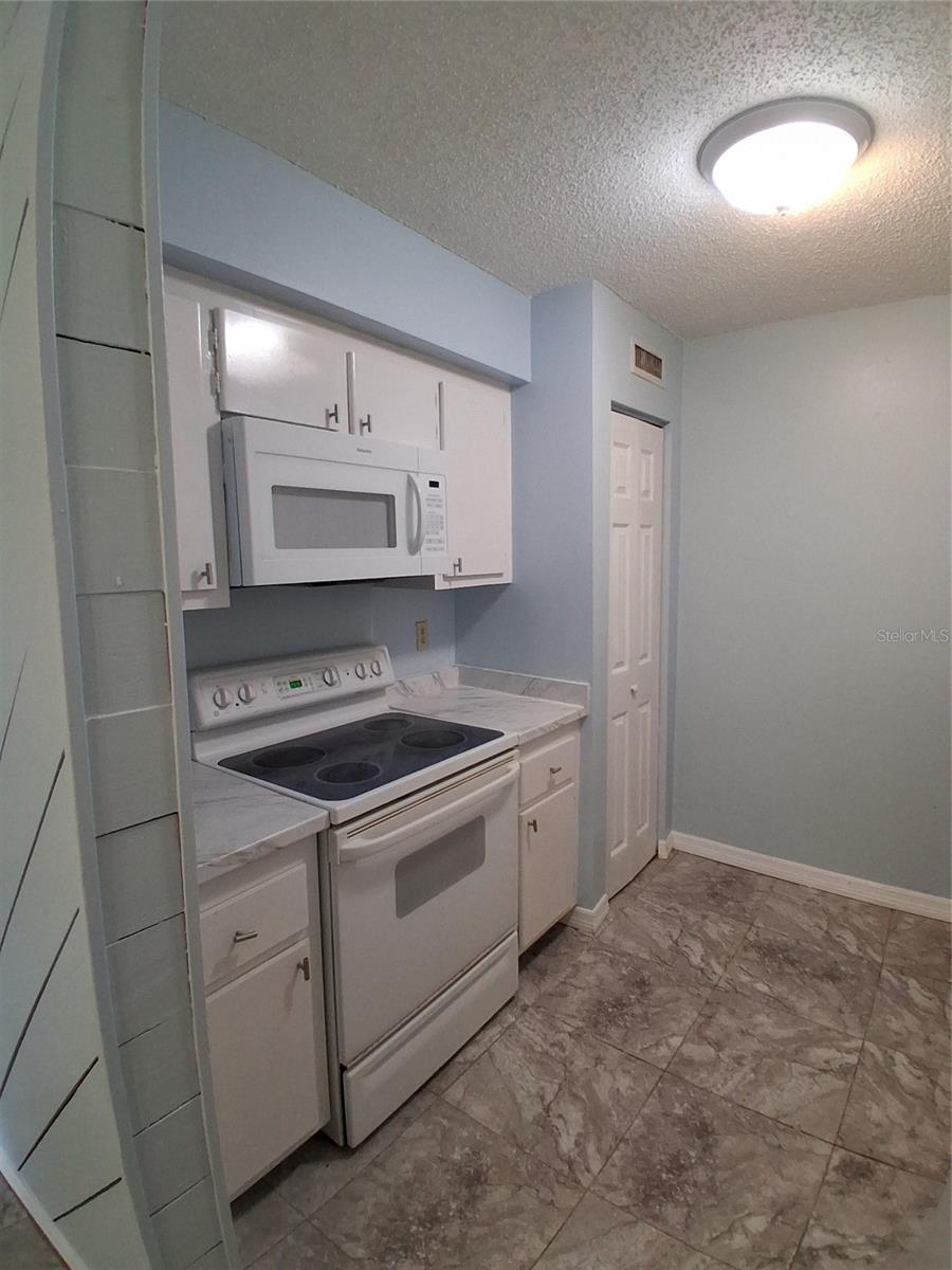 TB8457156 Property Photo