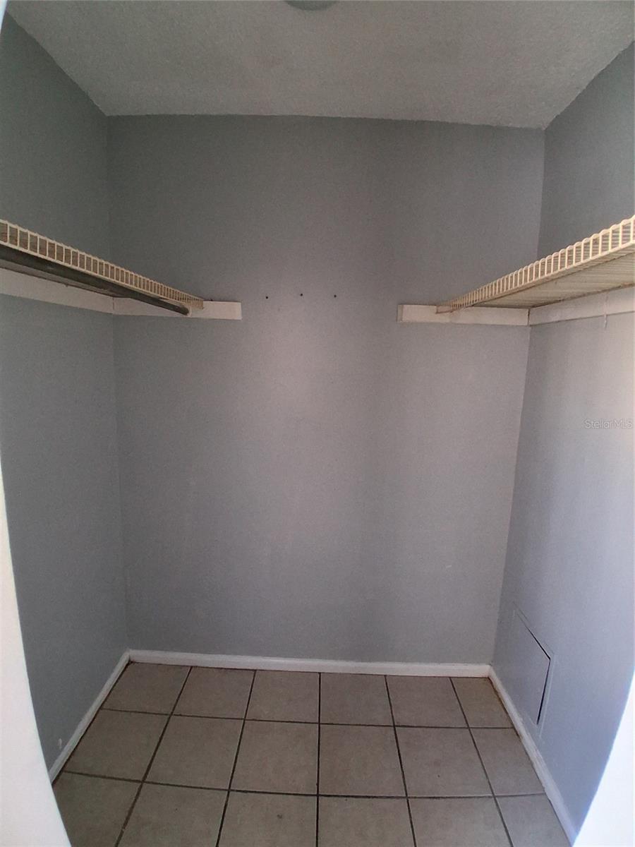 TB8457156 Property Photo