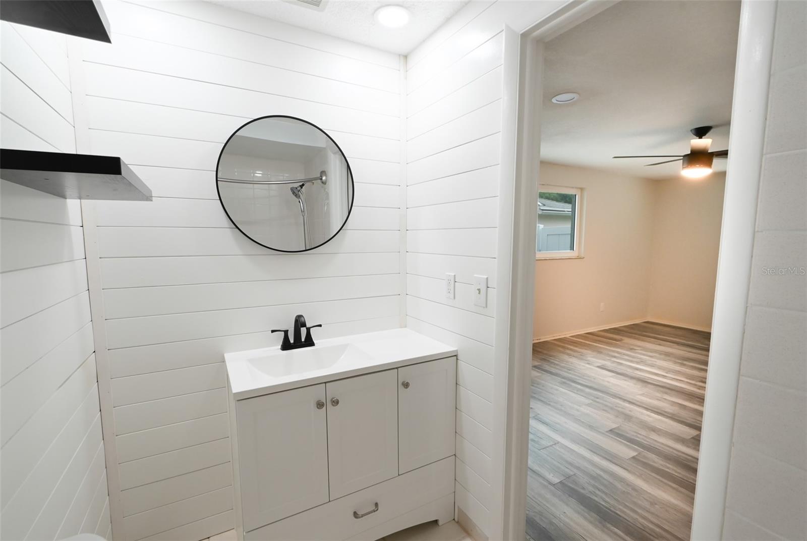 Master Ensuite Bathroom.