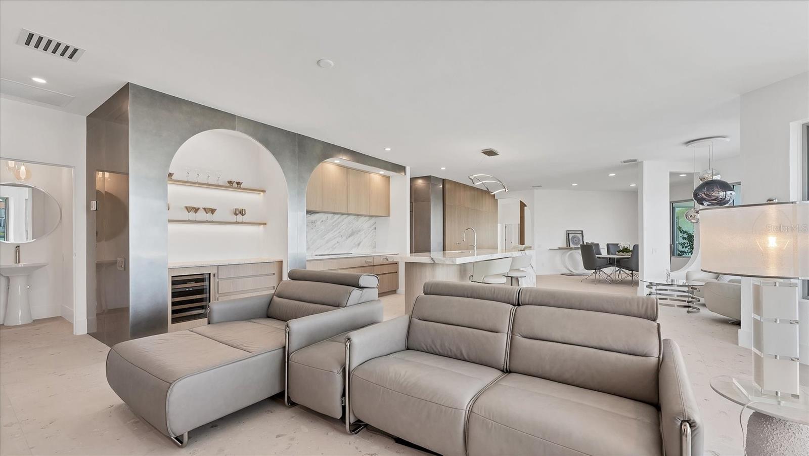 A4675575 Property Photo