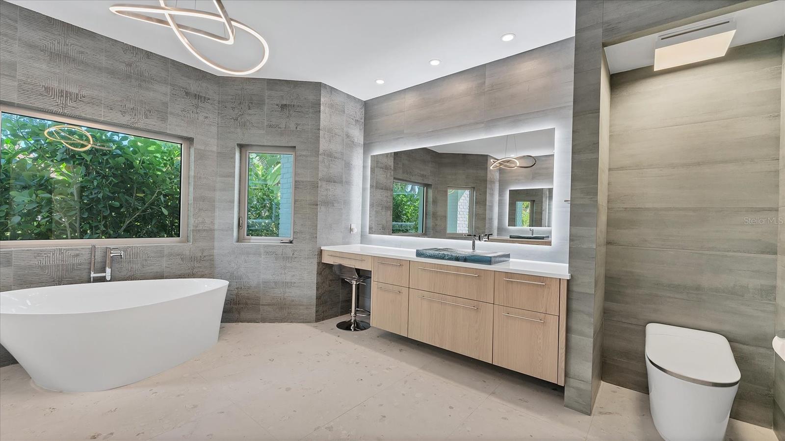 A4675575 Property Photo