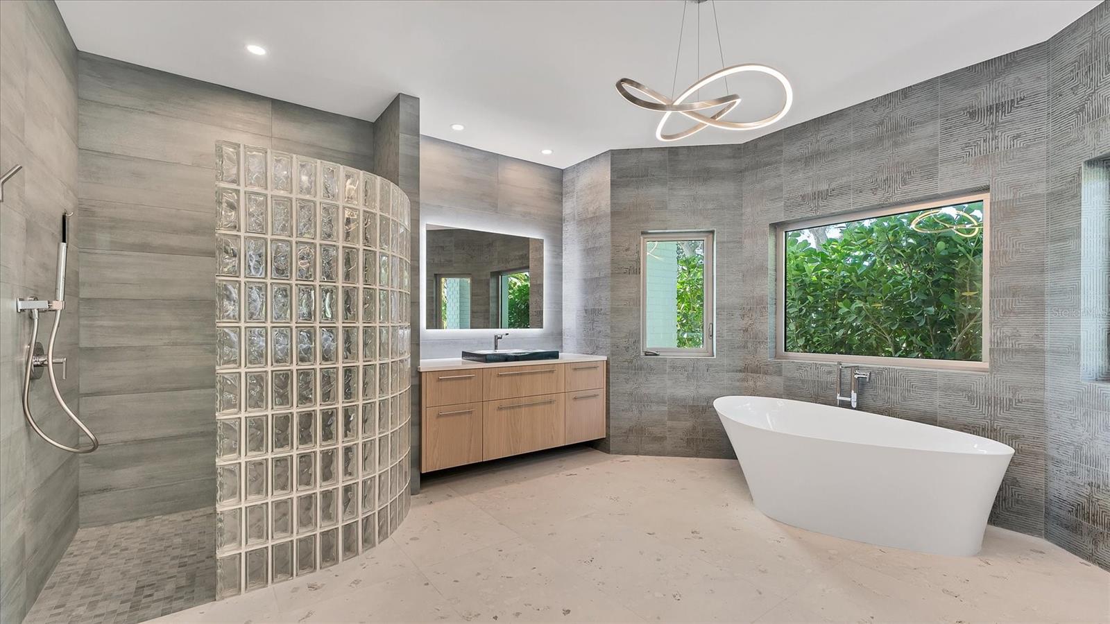 A4675575 Property Photo