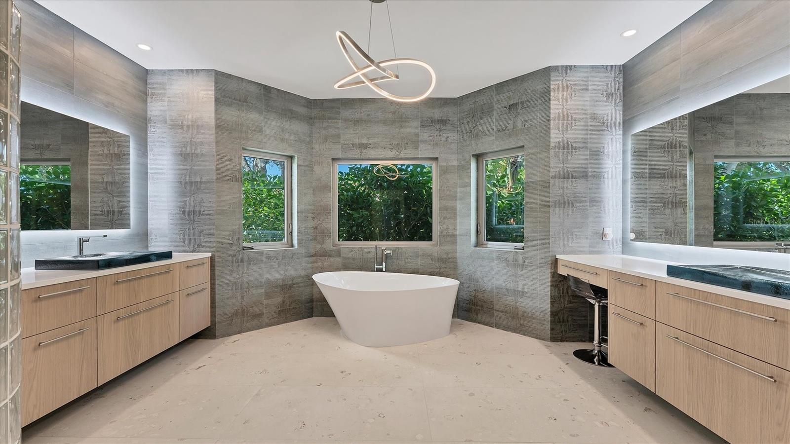 A4675575 Property Photo