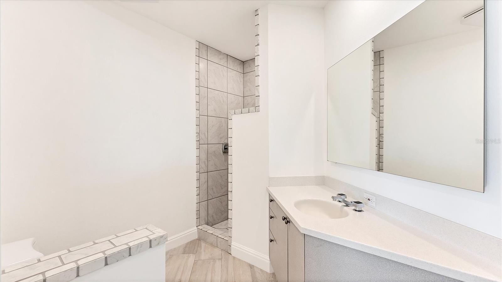 A4675575 Property Photo