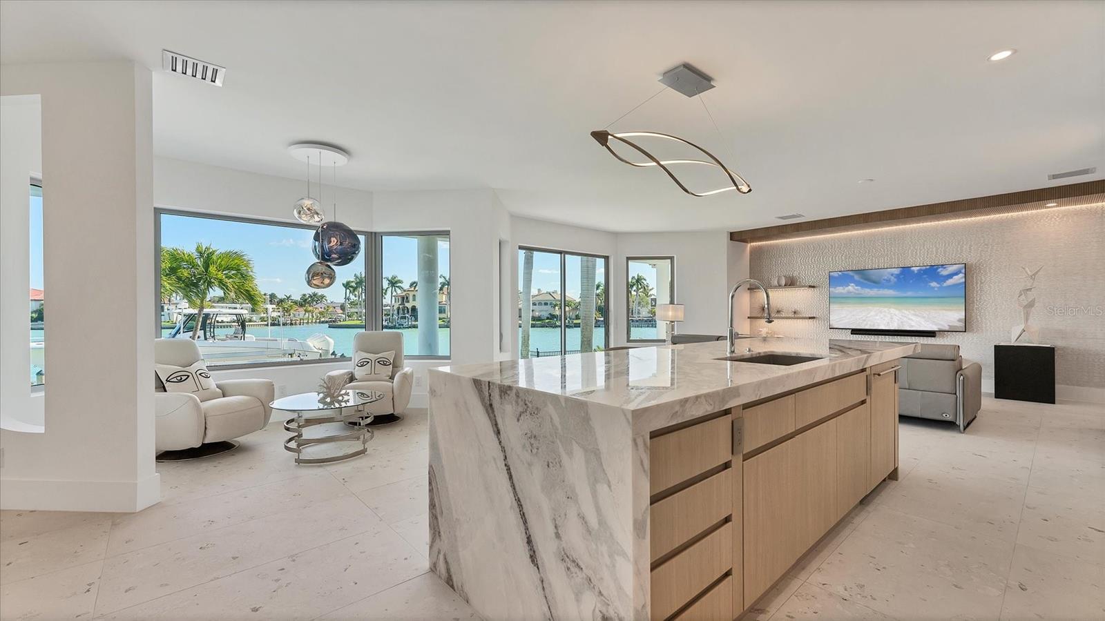 A4675575 Property Photo