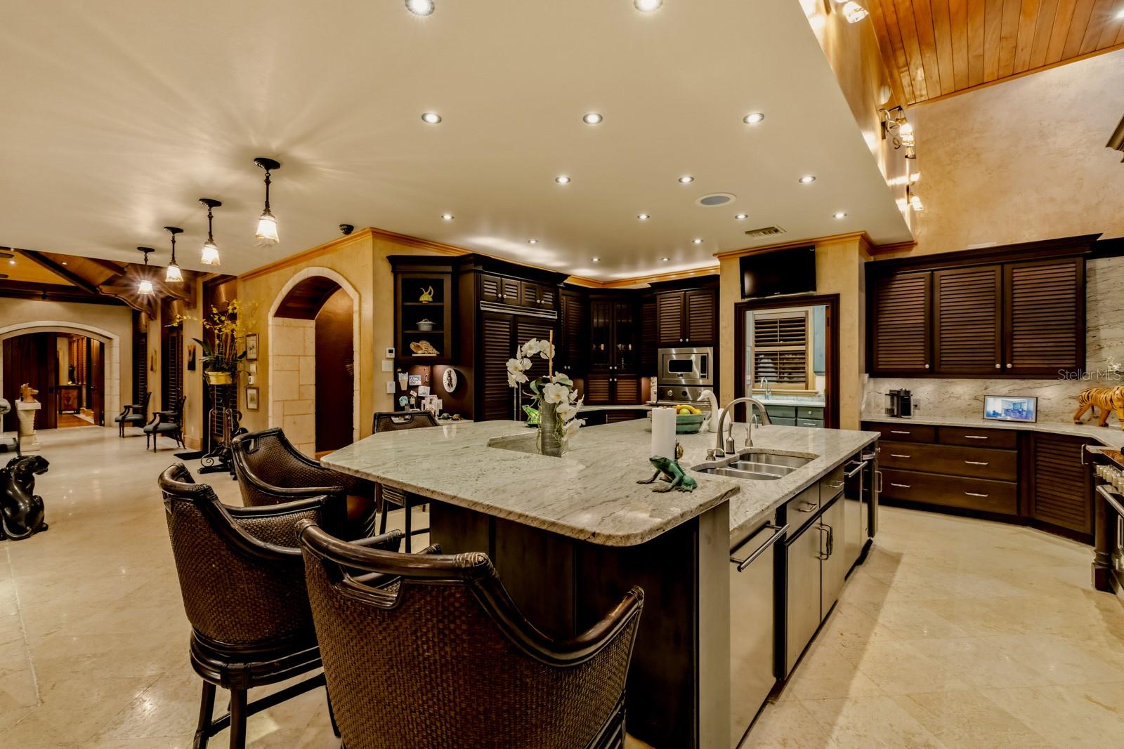 D6145234 Property Photo