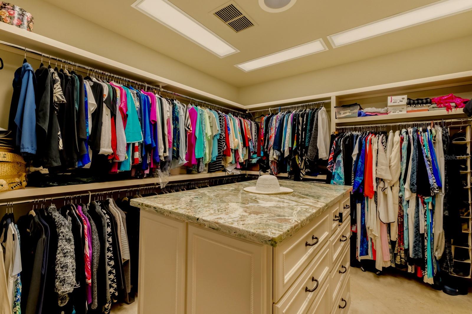 D6145234 Property Photo