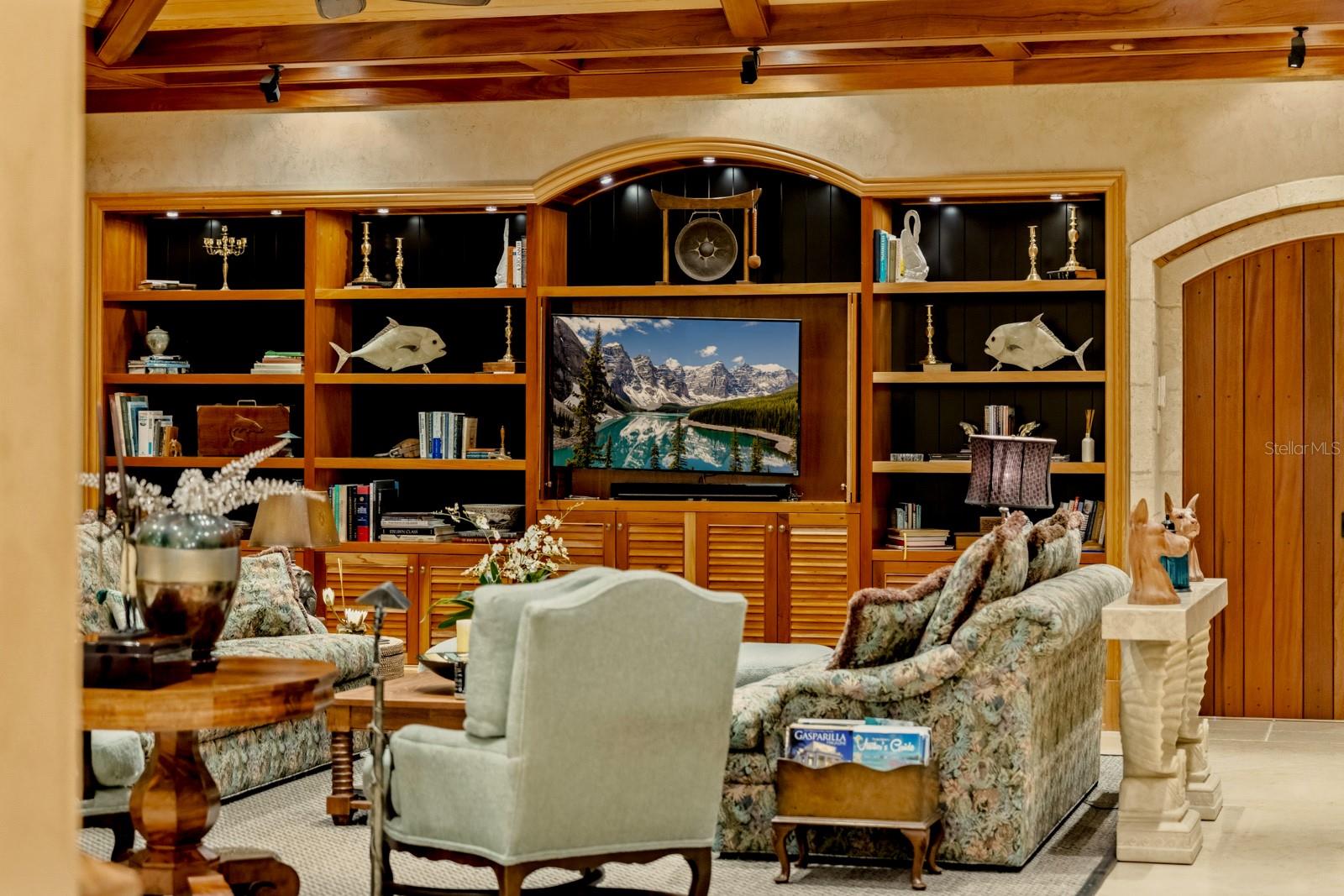 D6145234 Property Photo