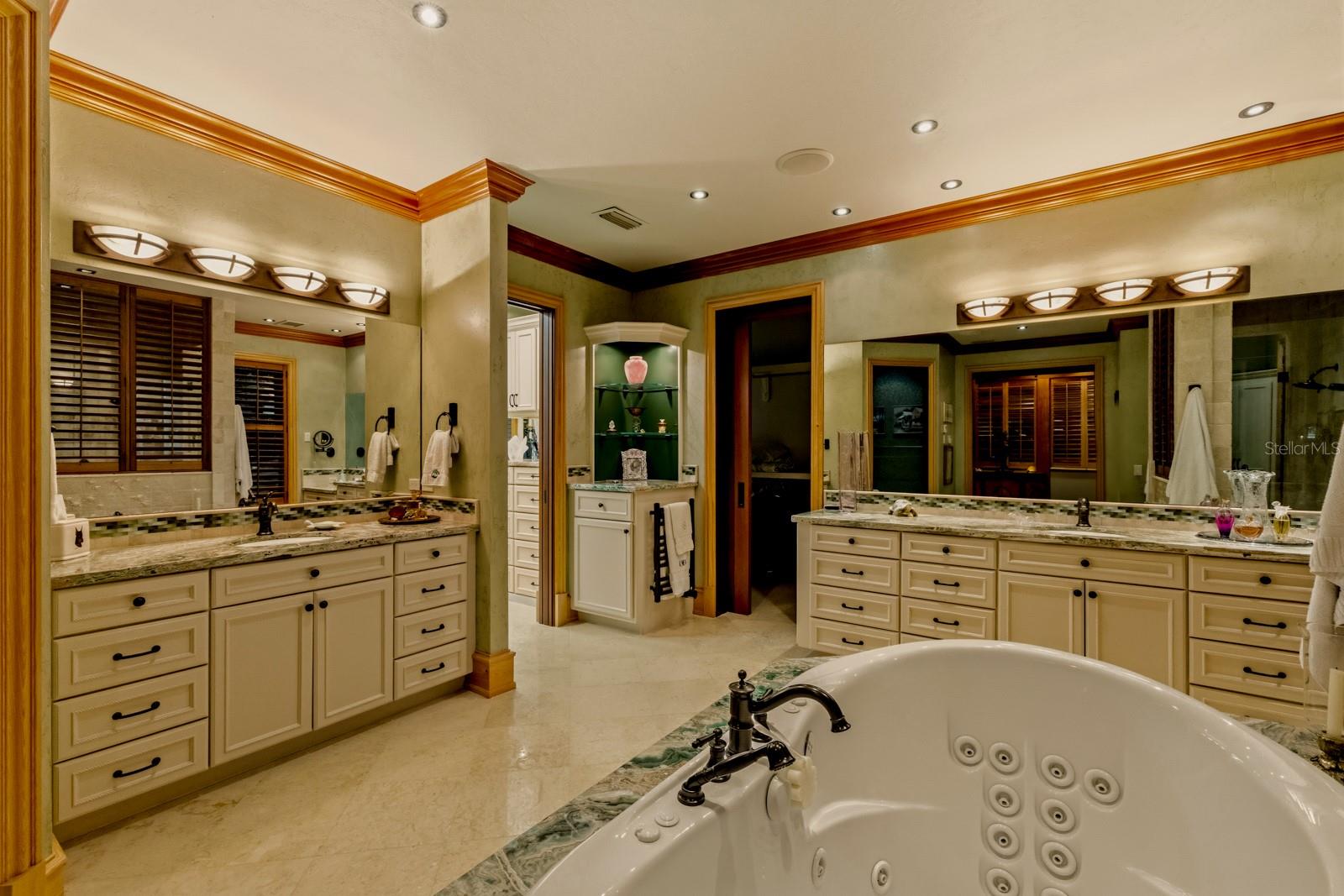 D6145234 Property Photo