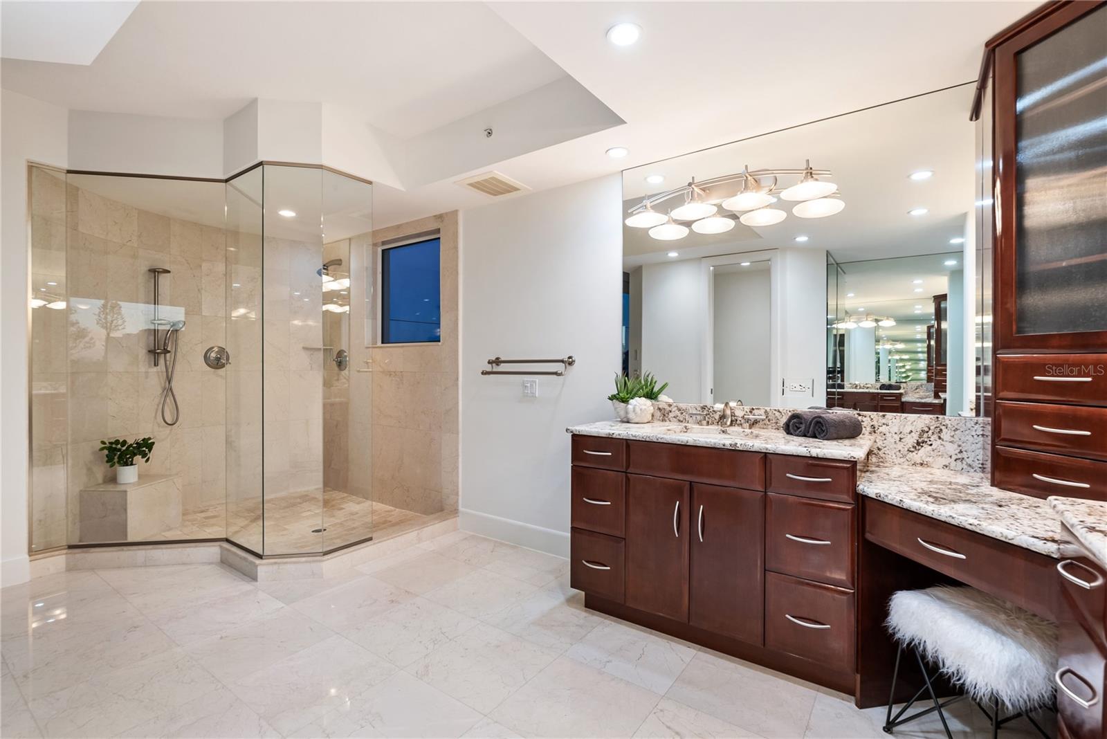 A4675609 Property Photo