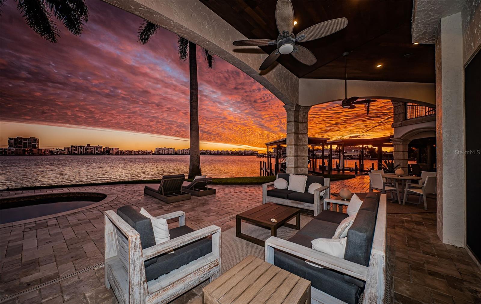 TB8457284 Property Photo