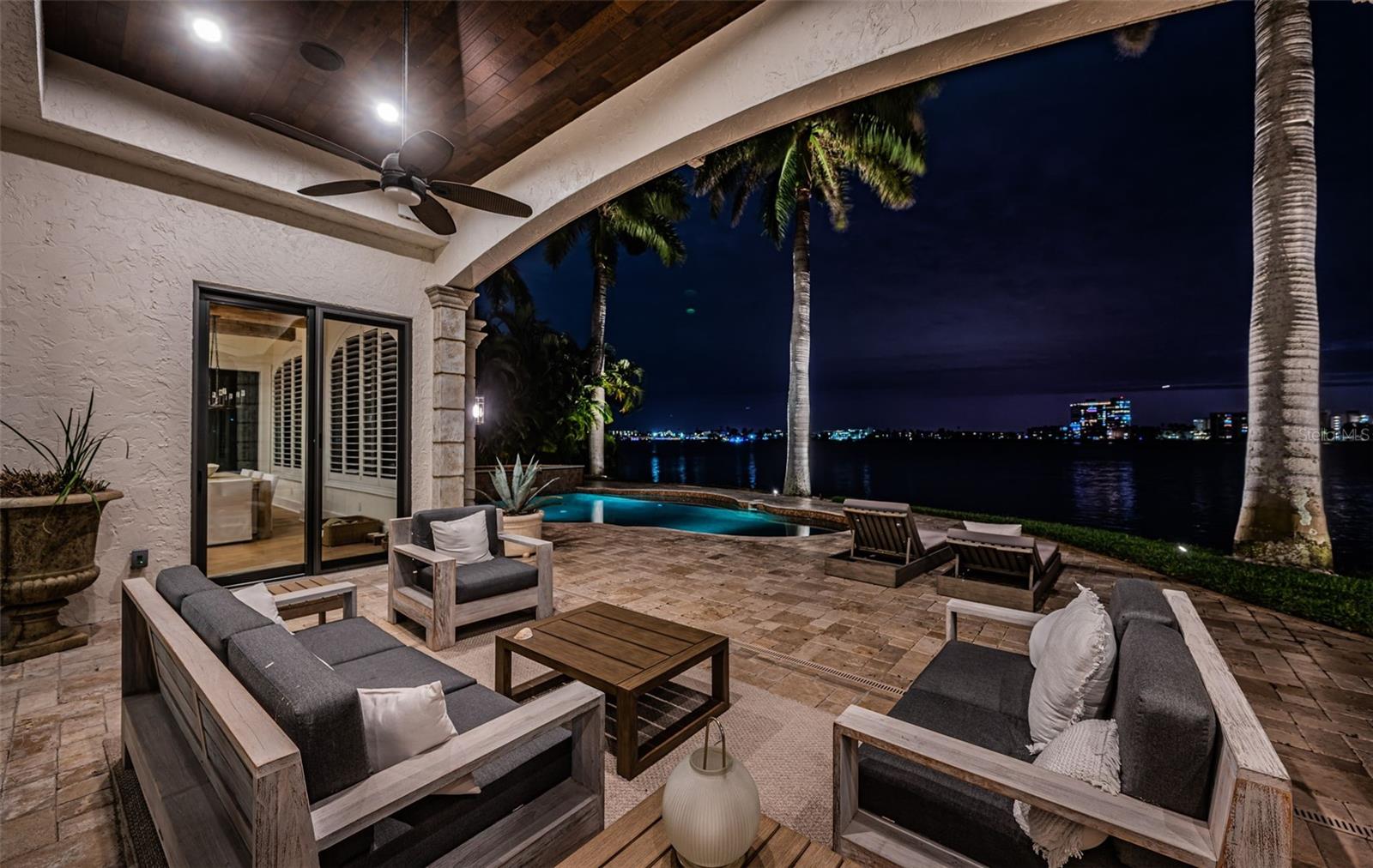 TB8457284 Property Photo