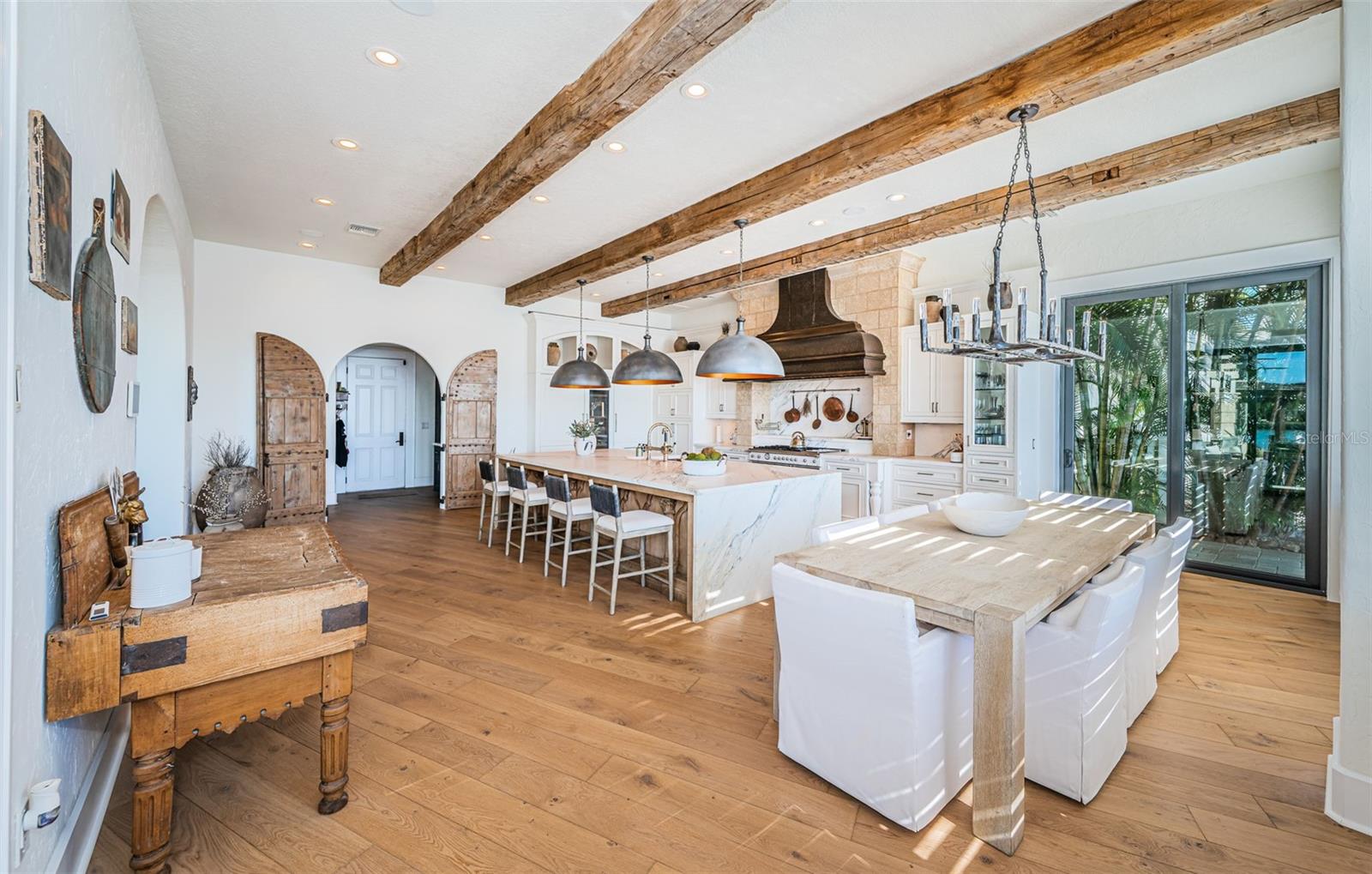 TB8457284 Property Photo