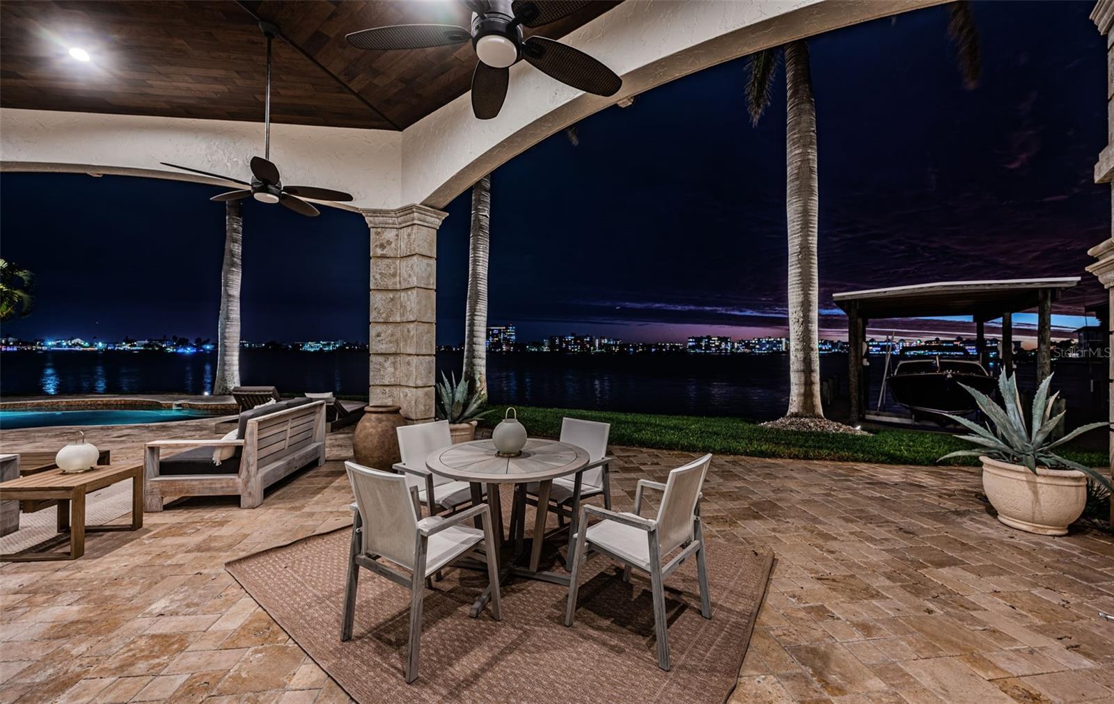 TB8457284 Property Photo