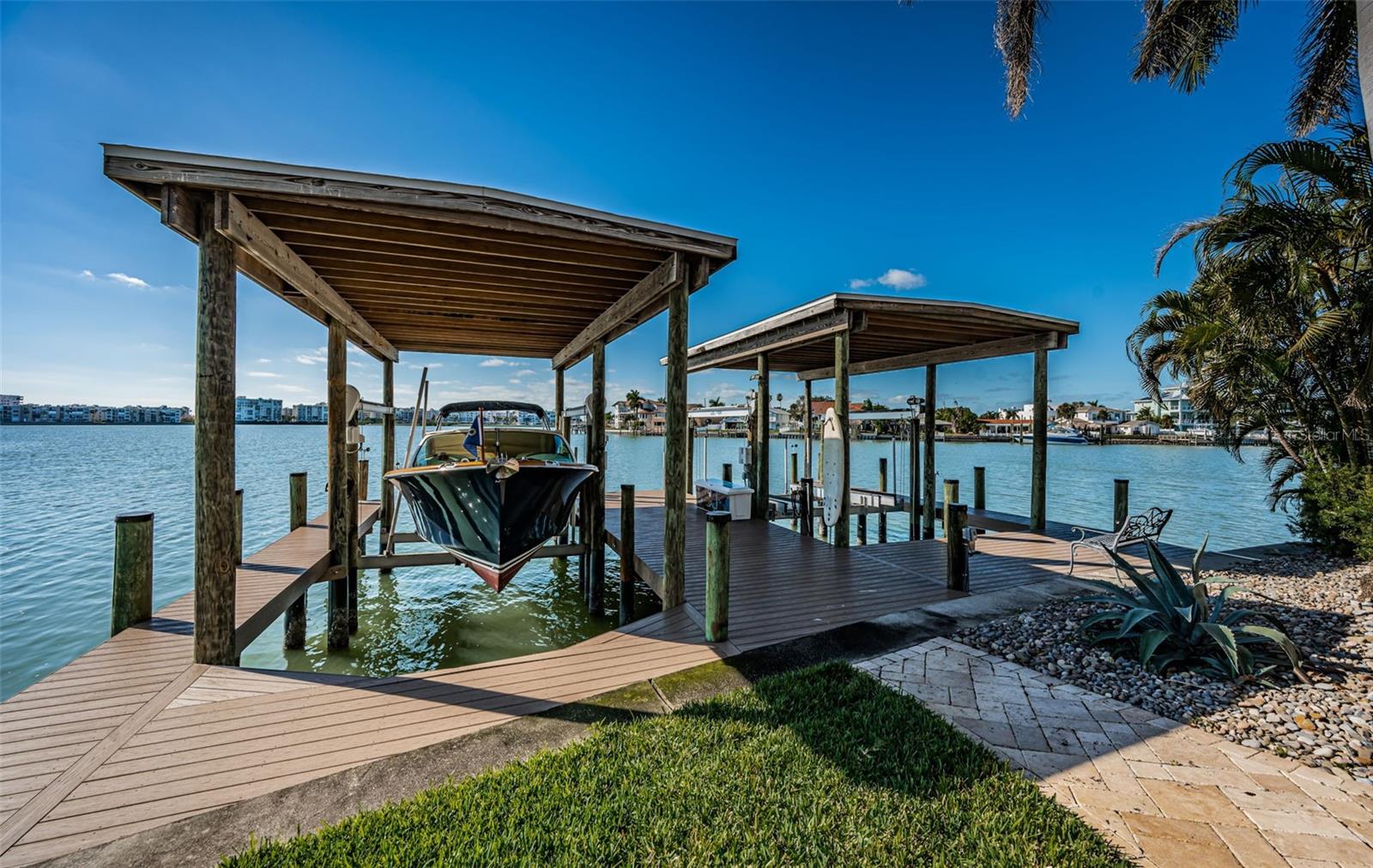 TB8457284 Property Photo