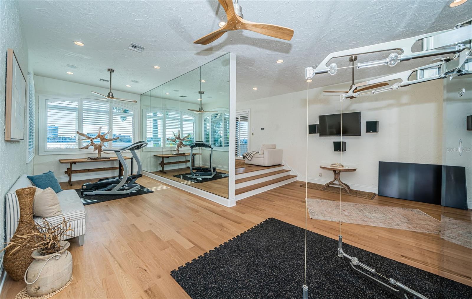 TB8457284 Property Photo