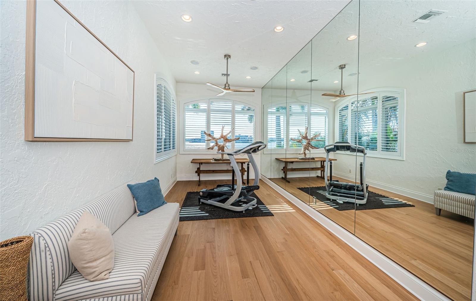 TB8457284 Property Photo