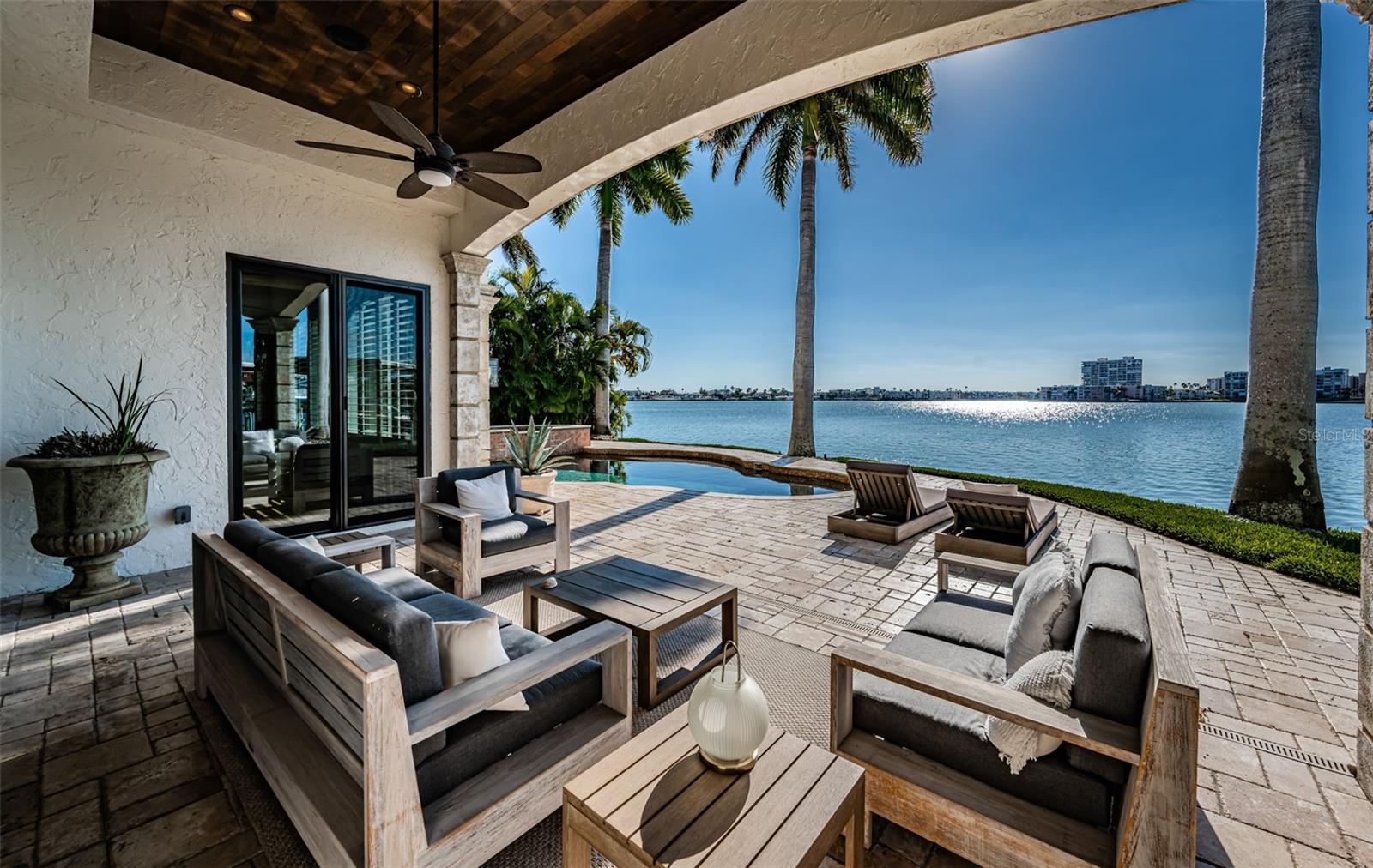 TB8457284 Property Photo