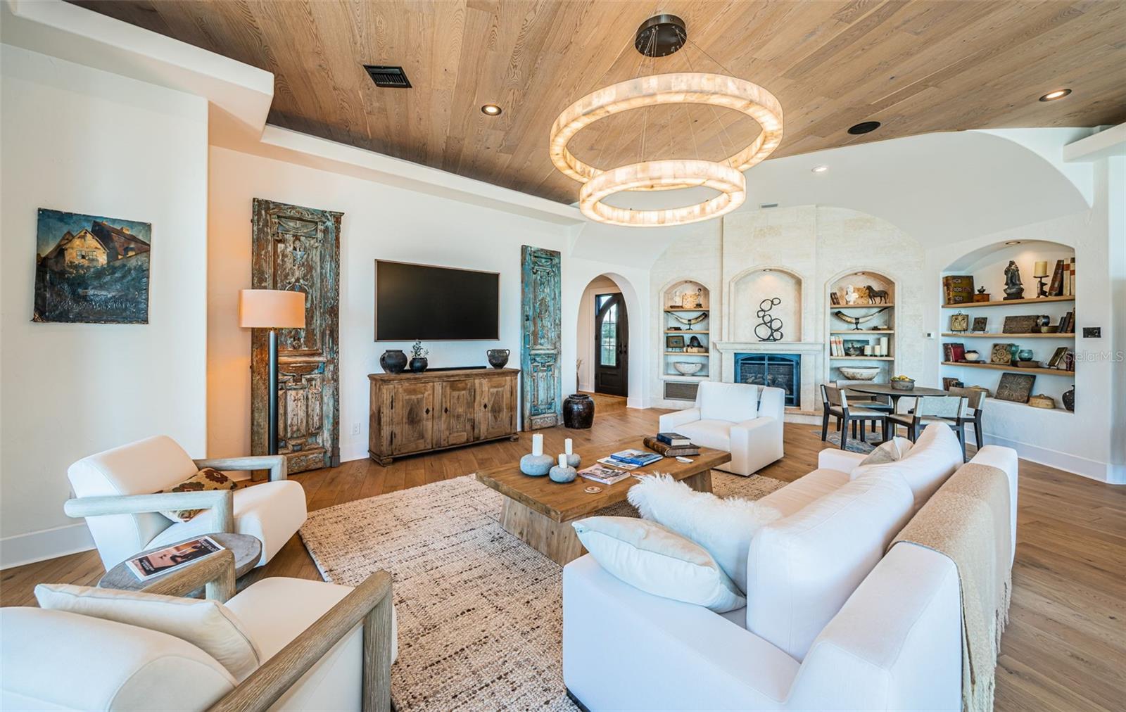 TB8457284 Property Photo