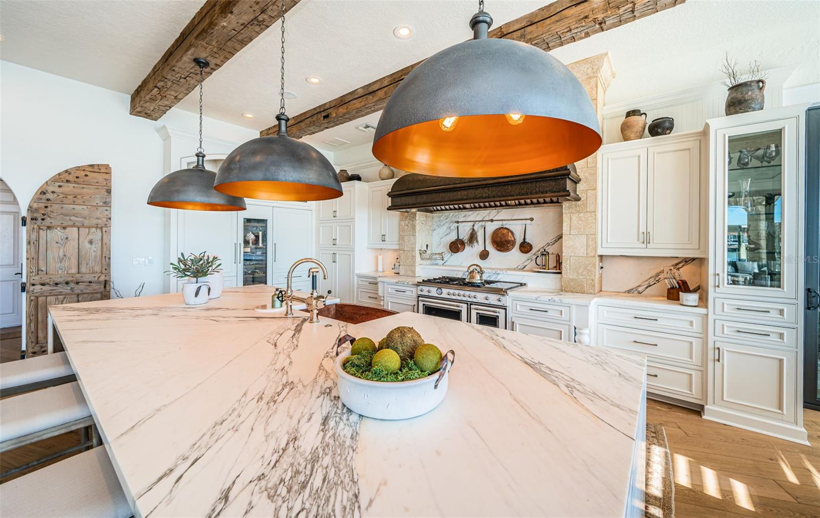 TB8457284 Property Photo