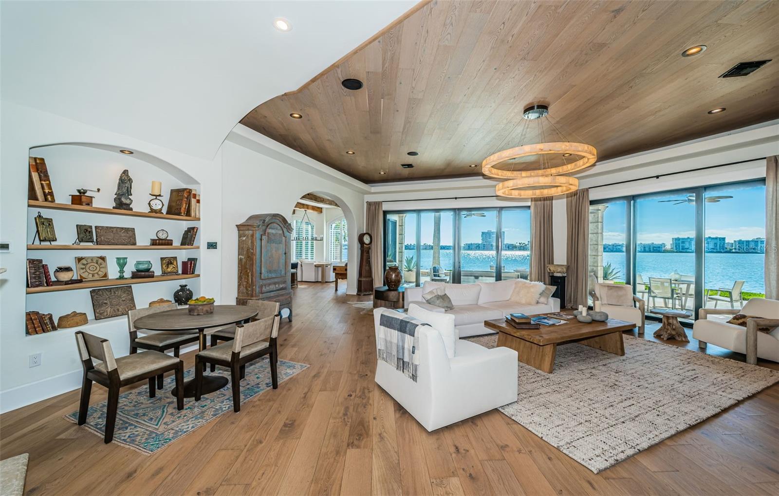 TB8457284 Property Photo