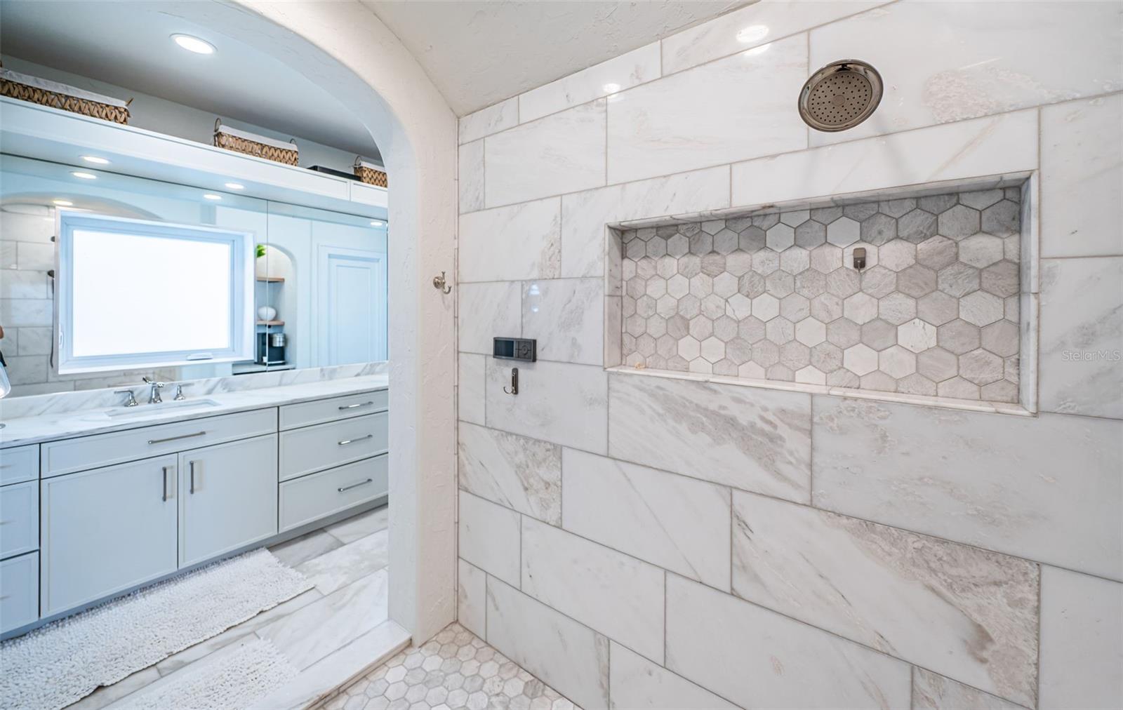 TB8457284 Property Photo