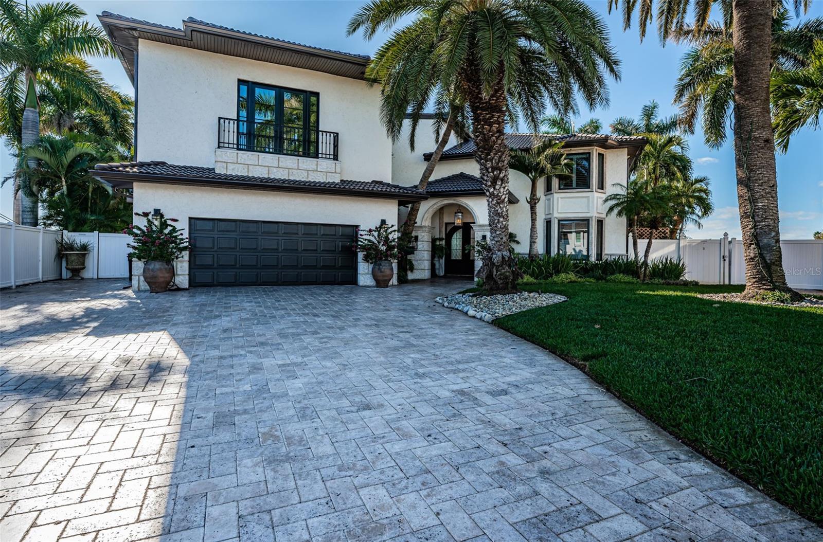 TB8457284 Property Photo