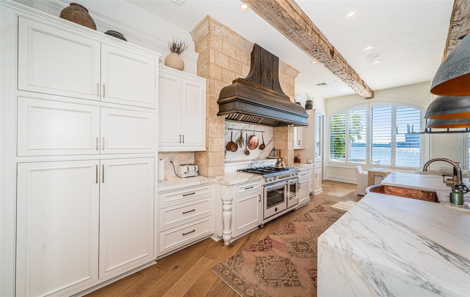 TB8457284 Property Photo