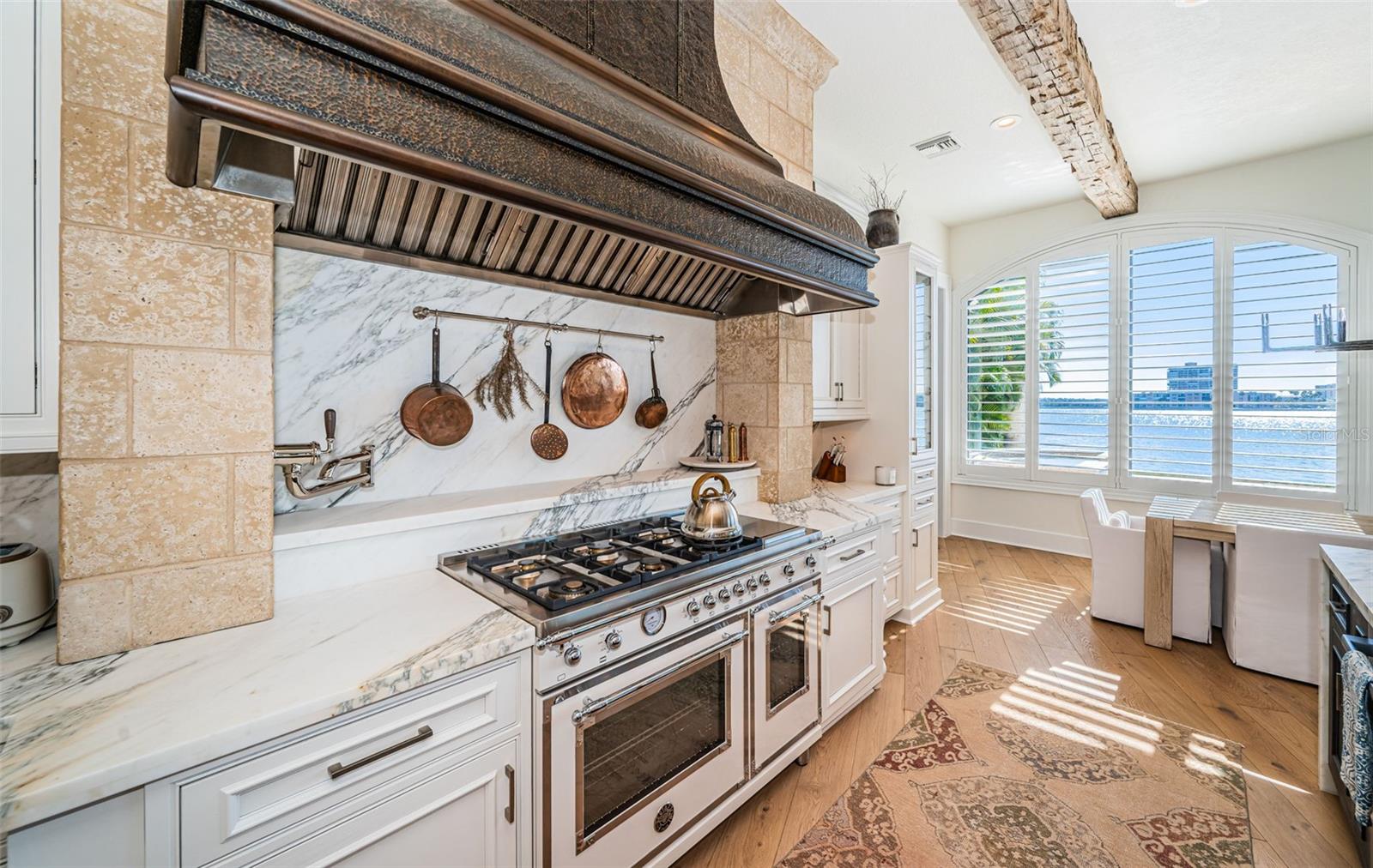 TB8457284 Property Photo