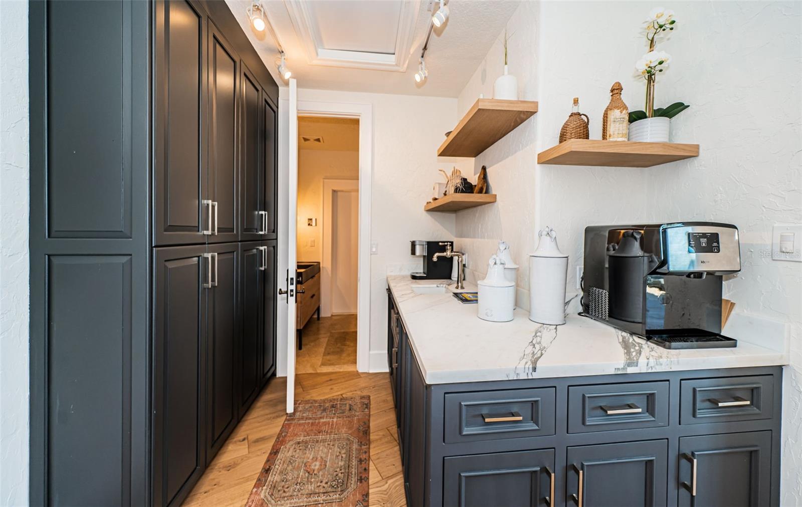 TB8457284 Property Photo