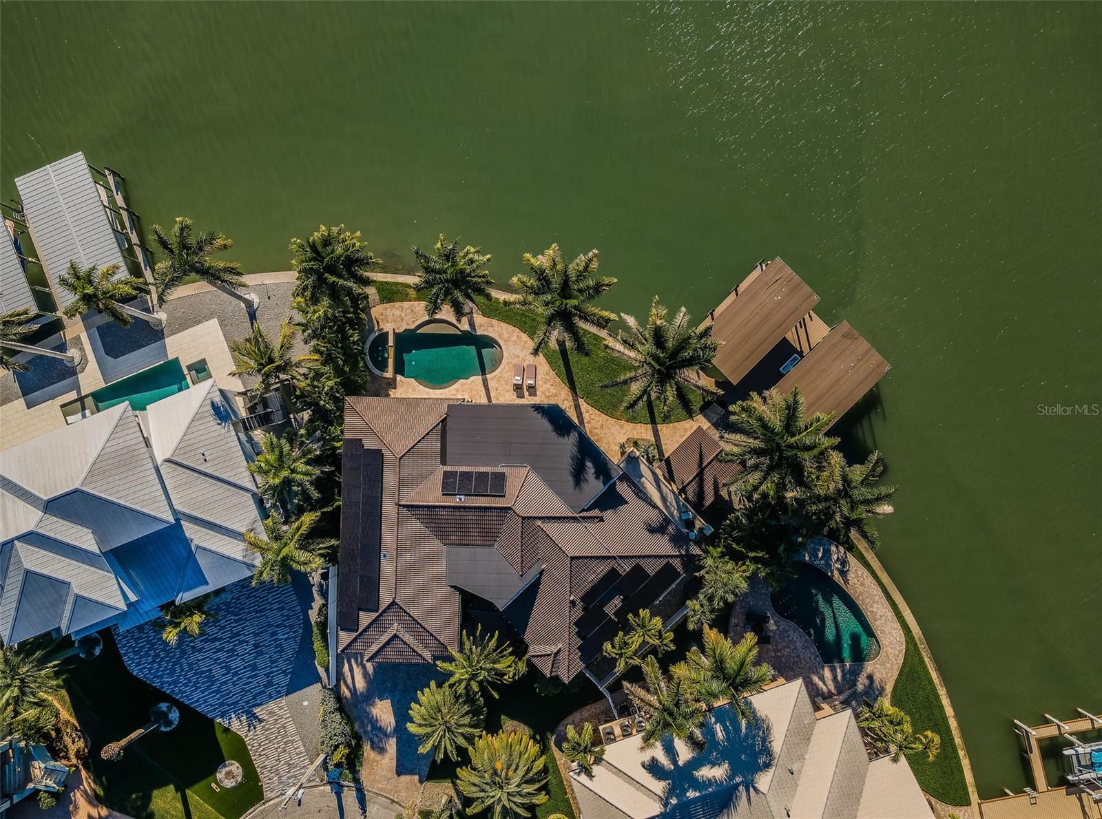 TB8457284 Property Photo