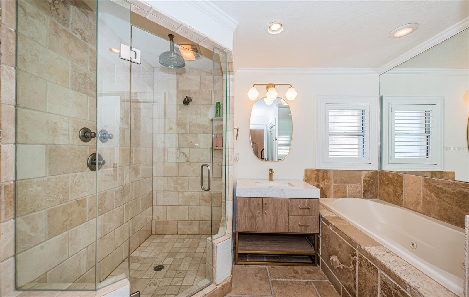 TB8457284 Property Photo