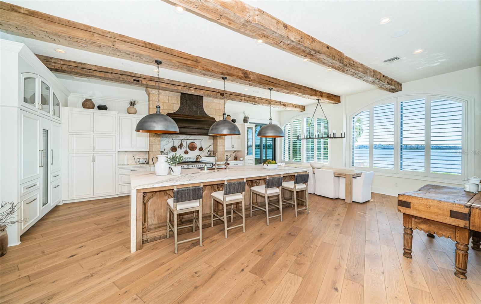 TB8457284 Property Photo