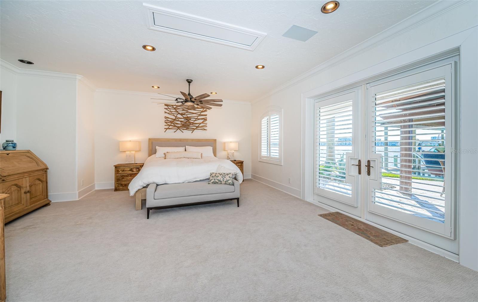 TB8457284 Property Photo